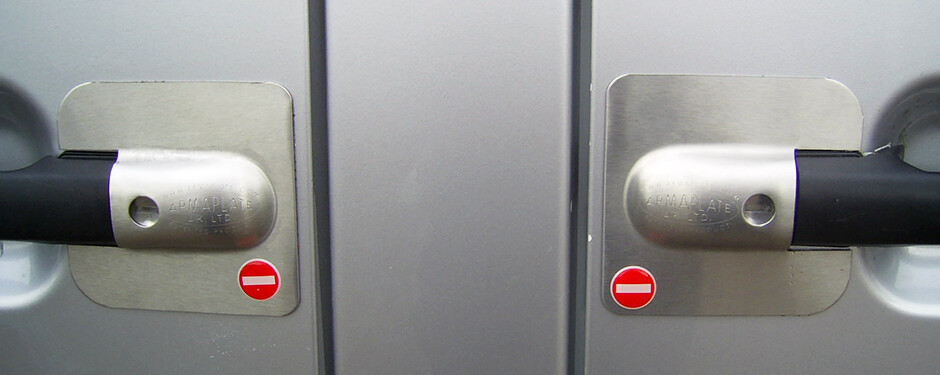 Vans Locks n Manchester
